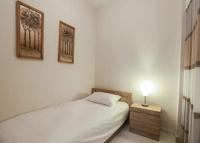 Erythrina #colony_deluxe_suite شقة سالونيك